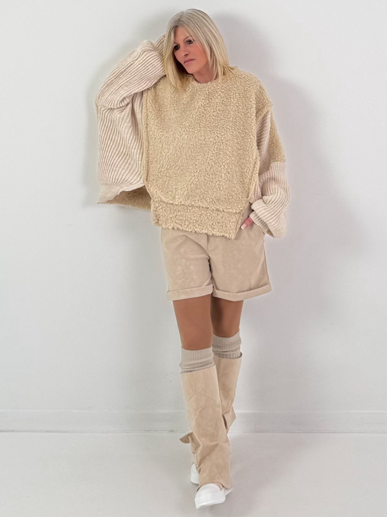 Trui model "Cloud Hug" - beige