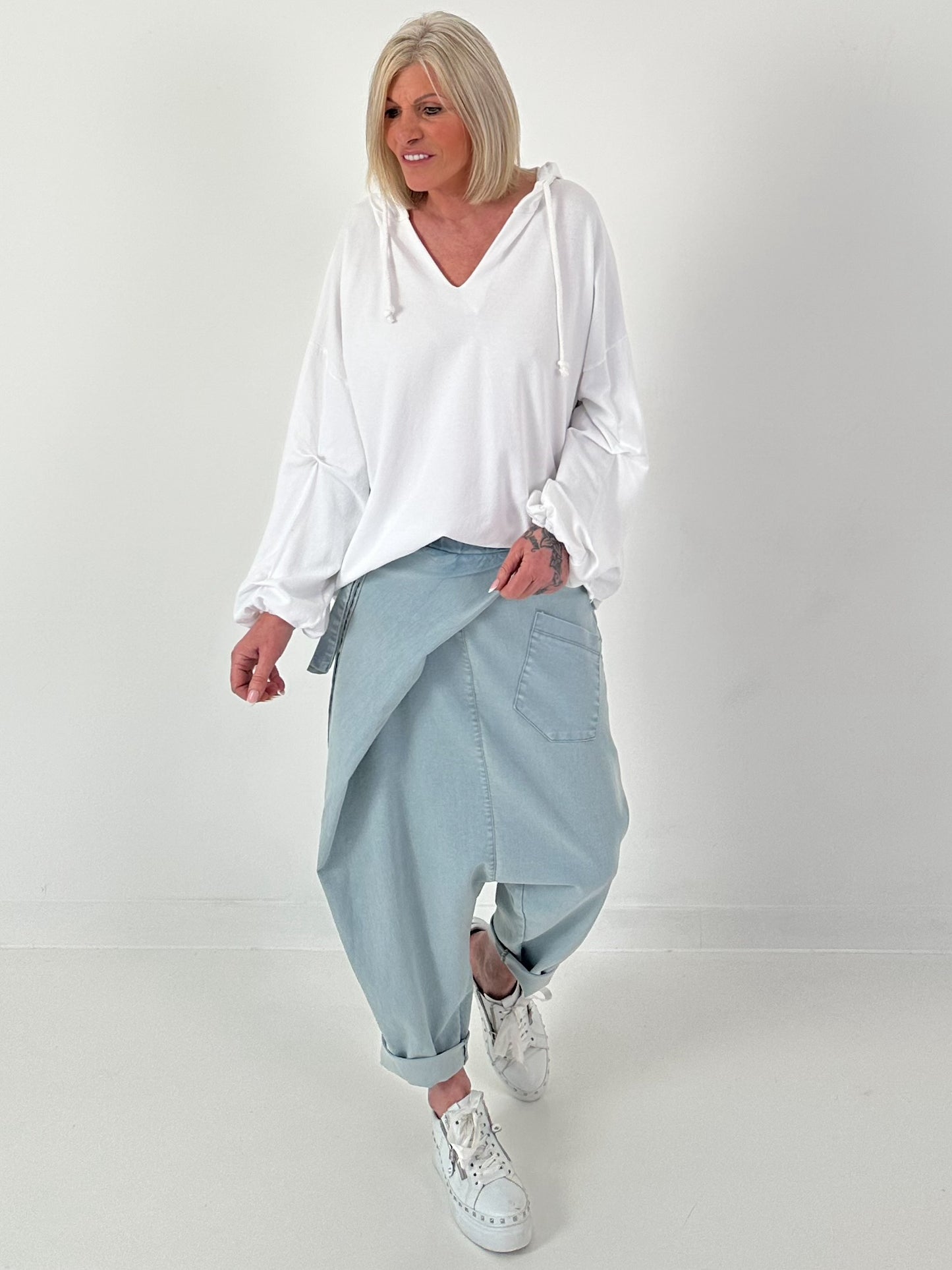 Hoodie mit V-Neck - weiss