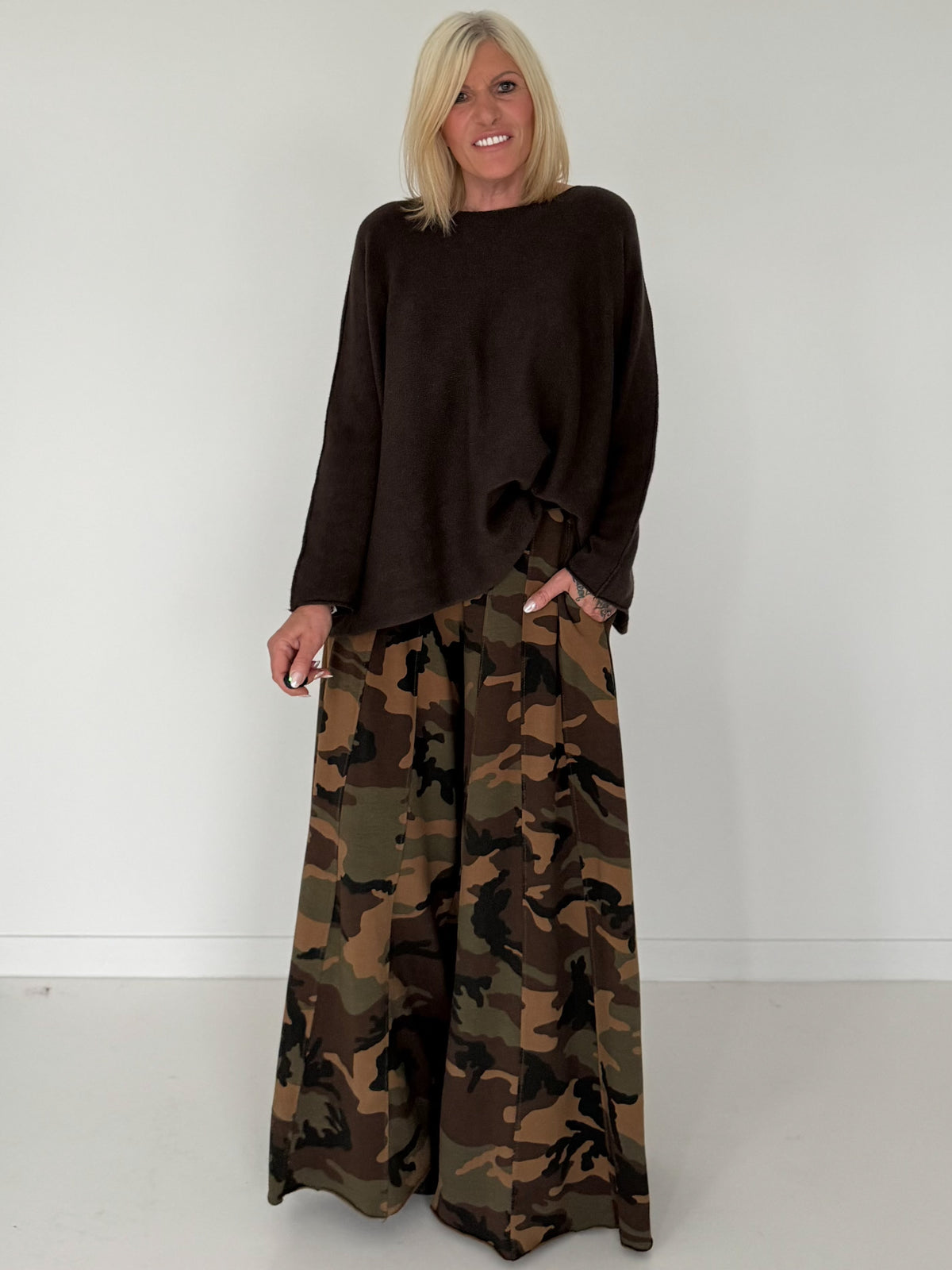 Weicher Oversized Pullover mit Rundhalsausschnitt - mokka