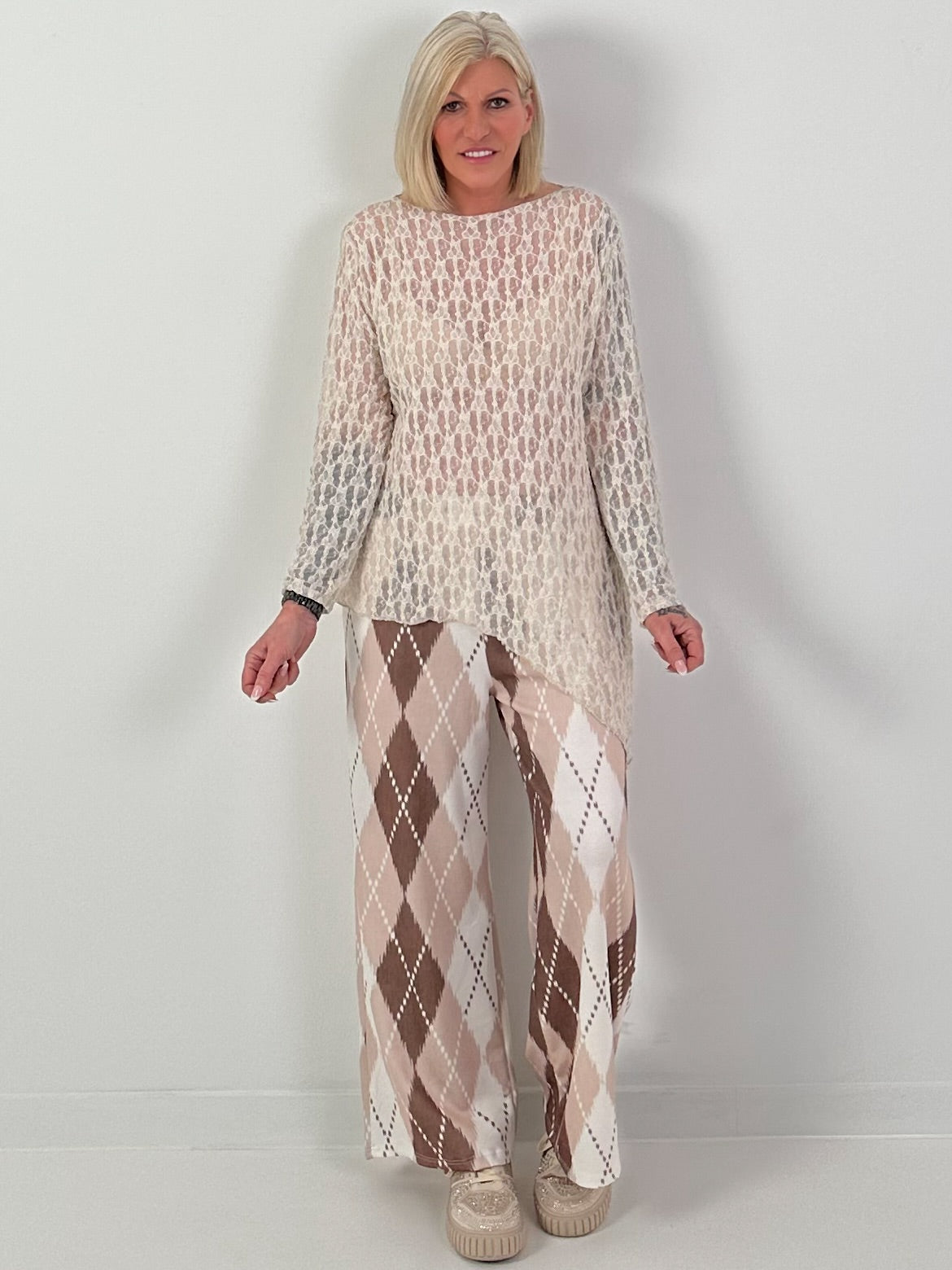 Hose mit Rautenmuster - beige-braun-weiss