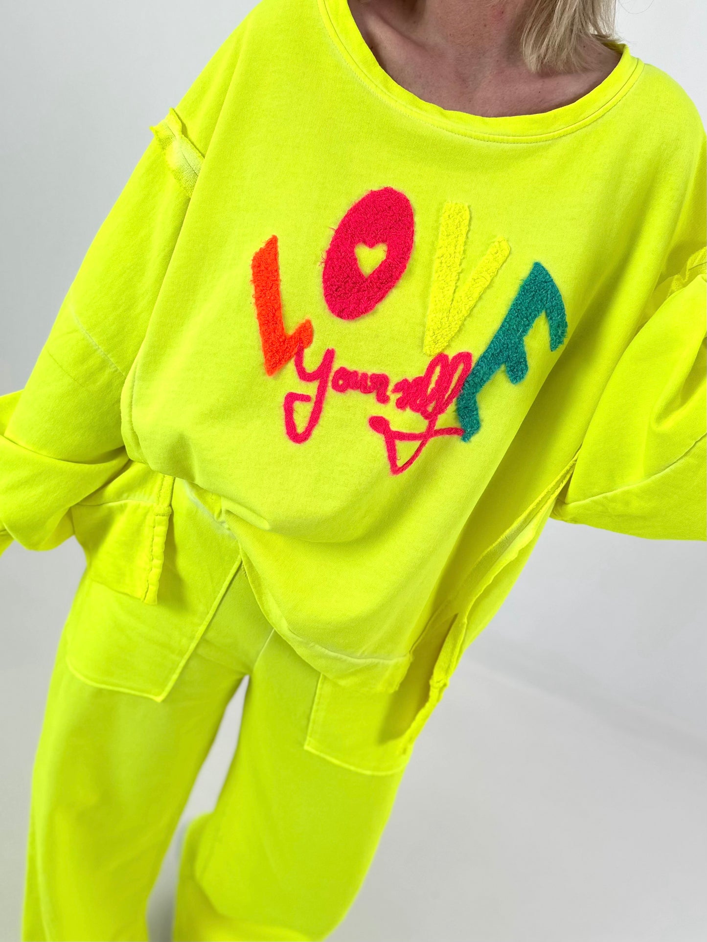 Sweater Love Yourself - neon yellow