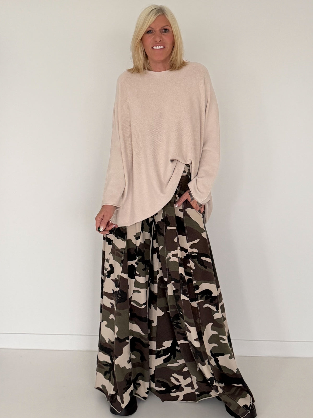 Palazzo-Sweathose in Camouflage-Look - beige-mehrfarbig