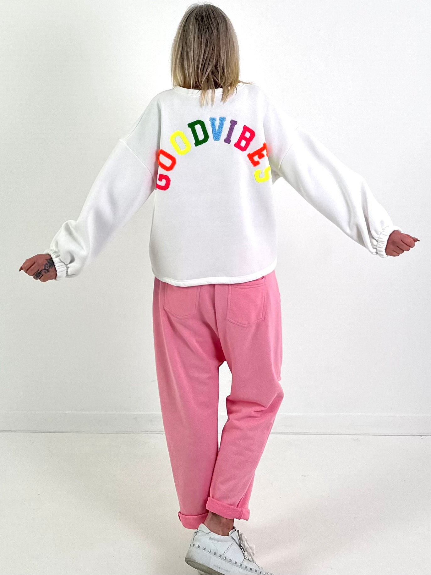 Sweatshirt Modell "Good Vibes" - weiss