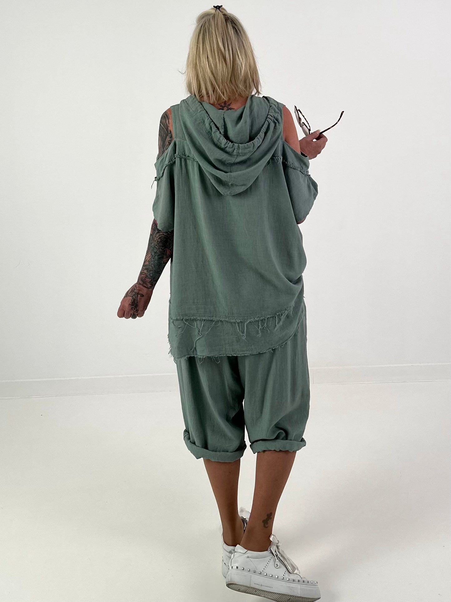 Leinen Shirt mit Ösen und Schulter Cut-Outs - khaki