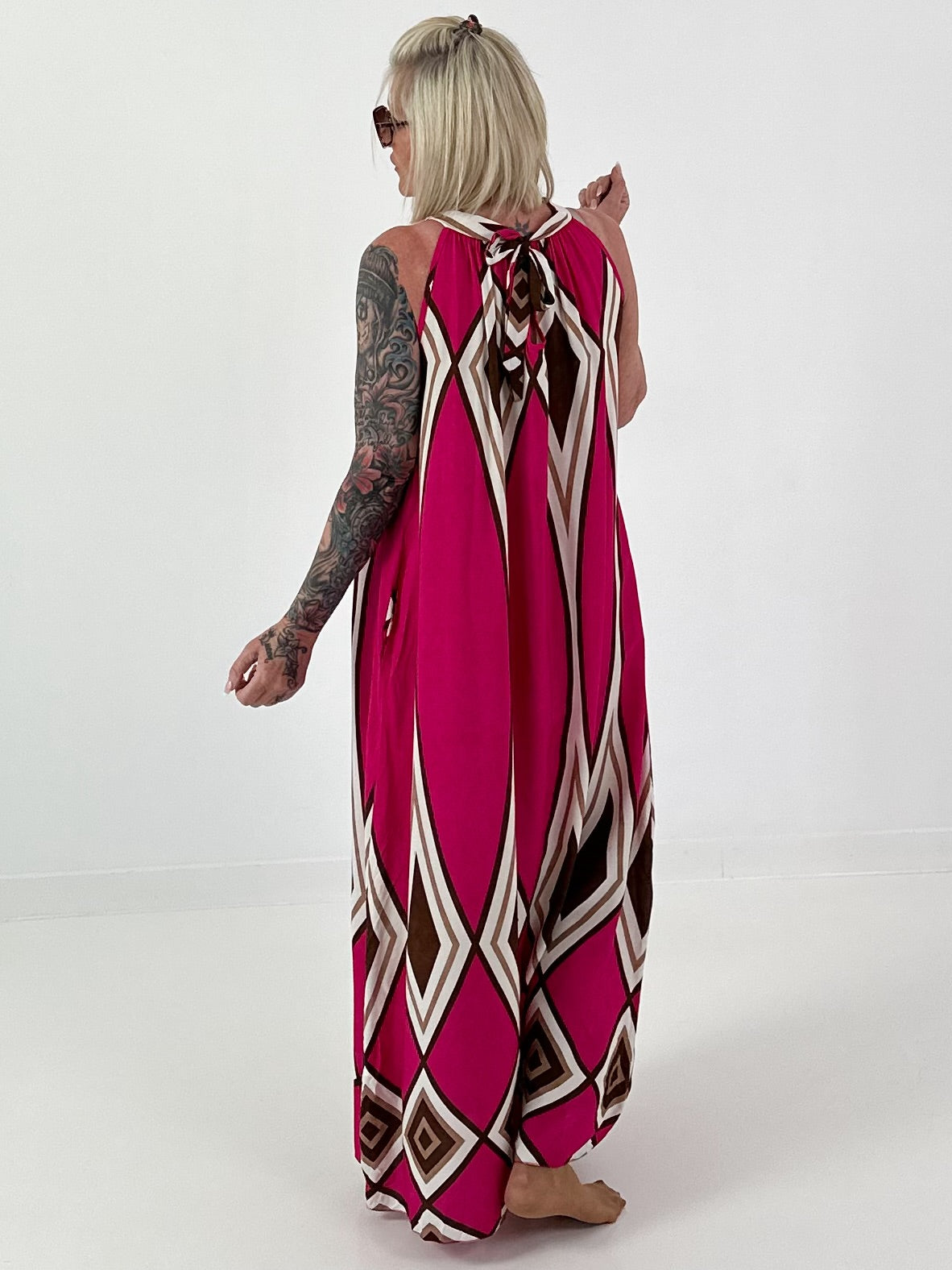 Neckholder Kleid mit All-Over Muster - pink-braun-mehrfarbig