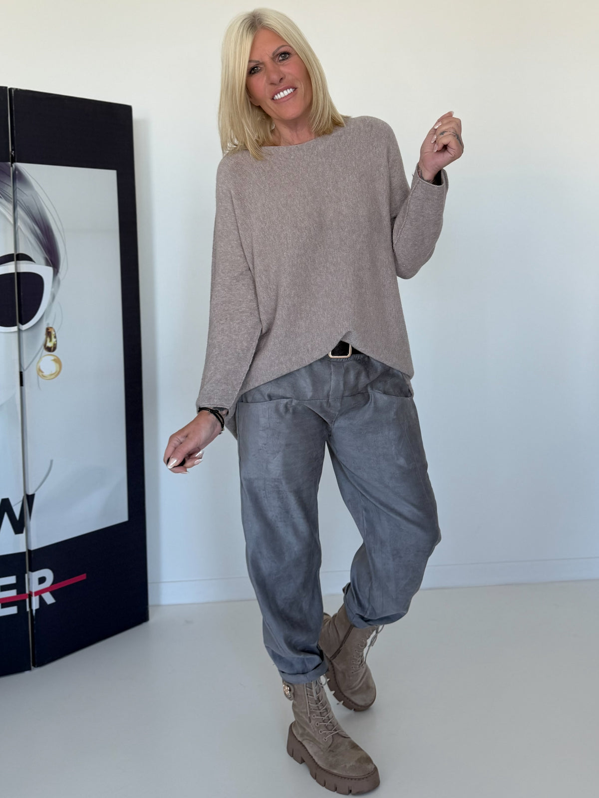 Basic Pullover mit Rundhalsausschnitt - taupe