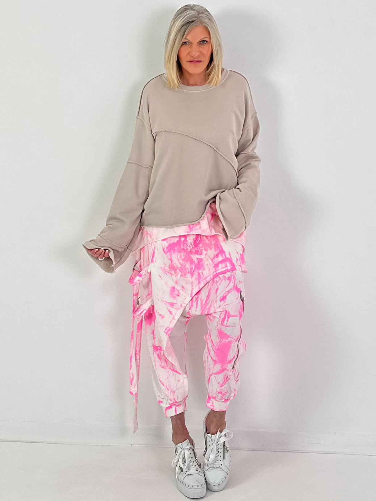 Sweater mit Nahtdetails - beige