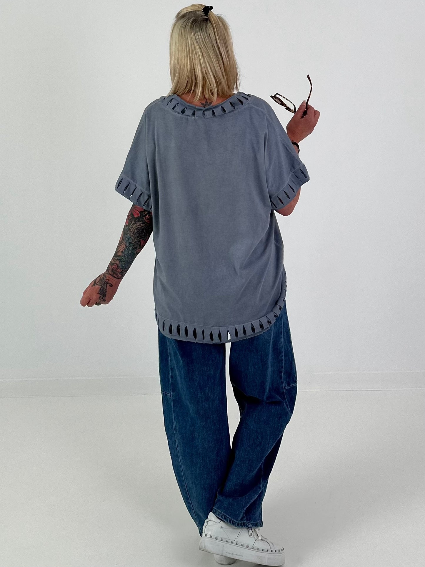 Shirt mit Cut-Out Details - grau