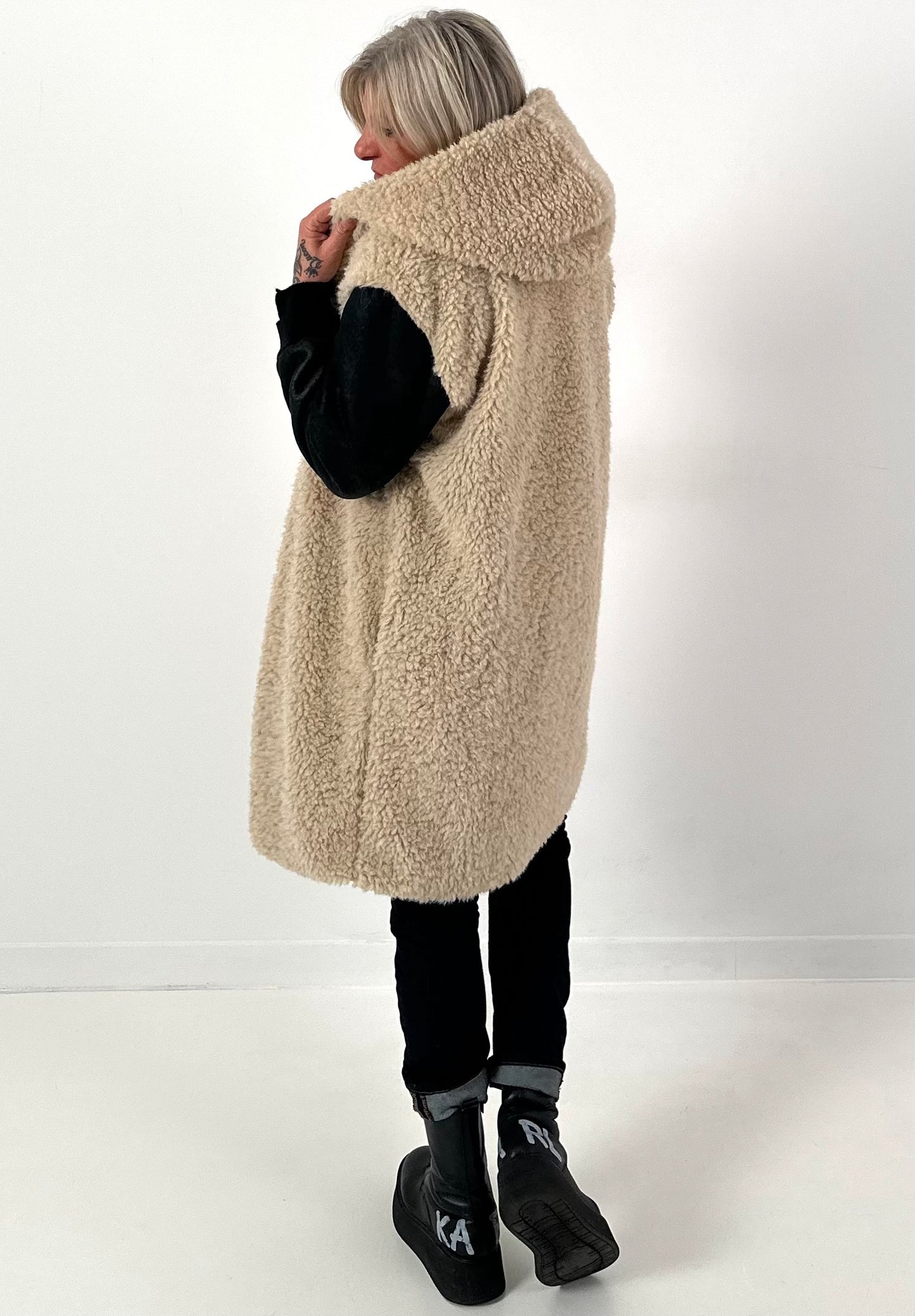 Materiaalmix jas model "Wild Mood" - beige-zwart