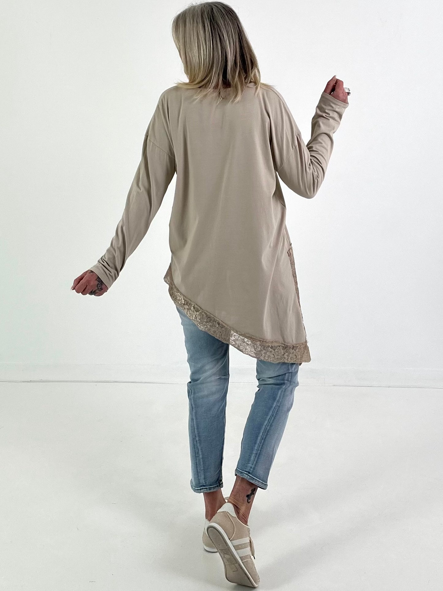 Shirt mit Spitzenabschluss - beige