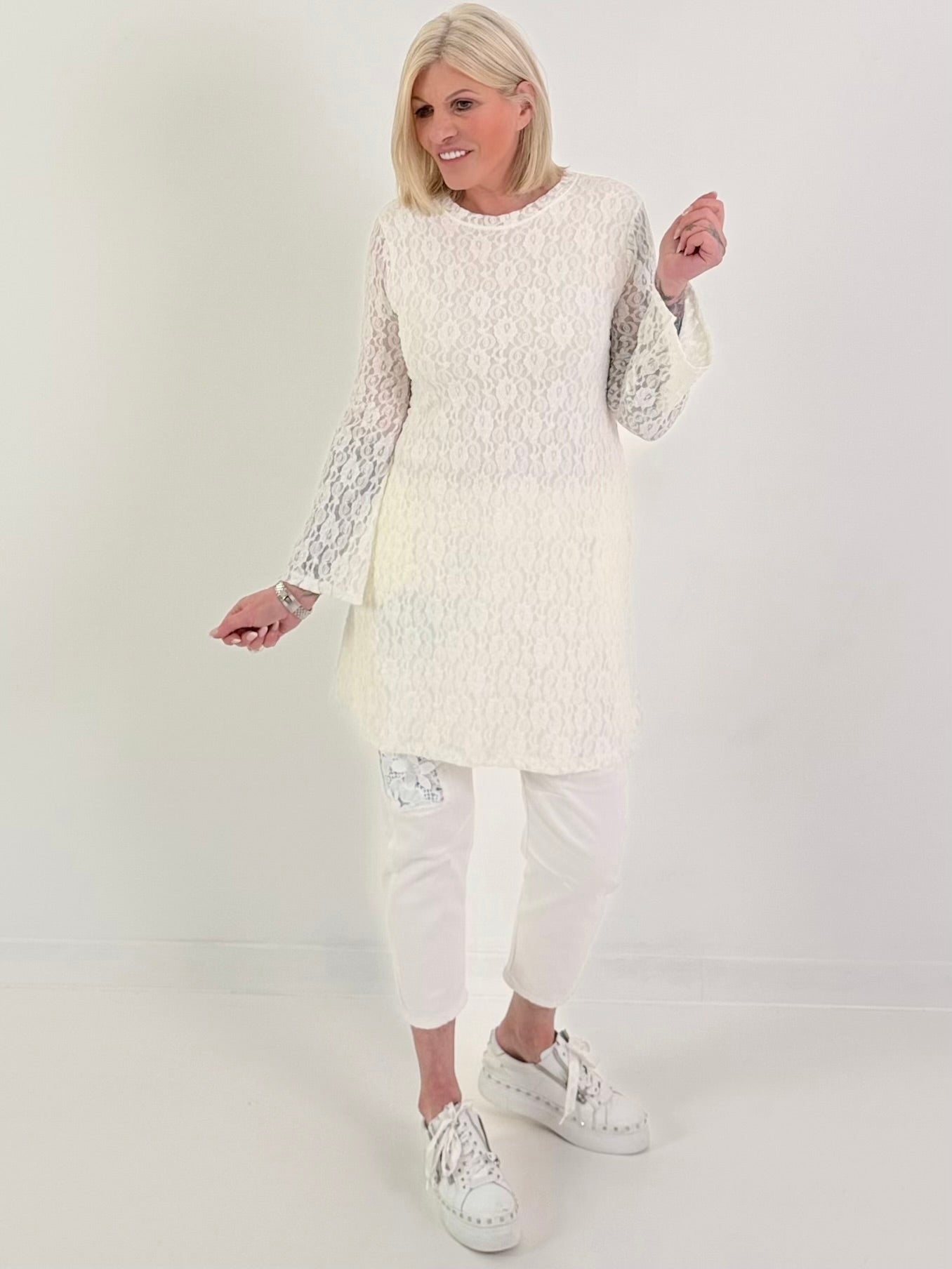 Spitzentunika/Kleid mit Eingriffstaschen - weiss