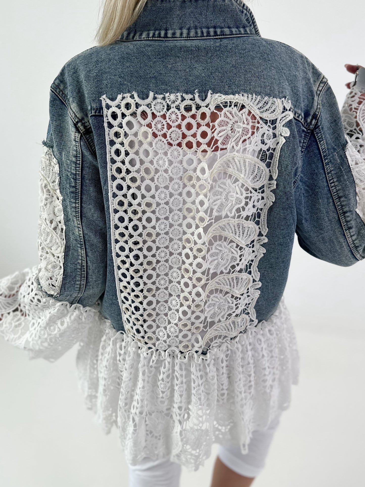 Ibiza Jeansjacke mit aufwendigen Details - denim-weiss