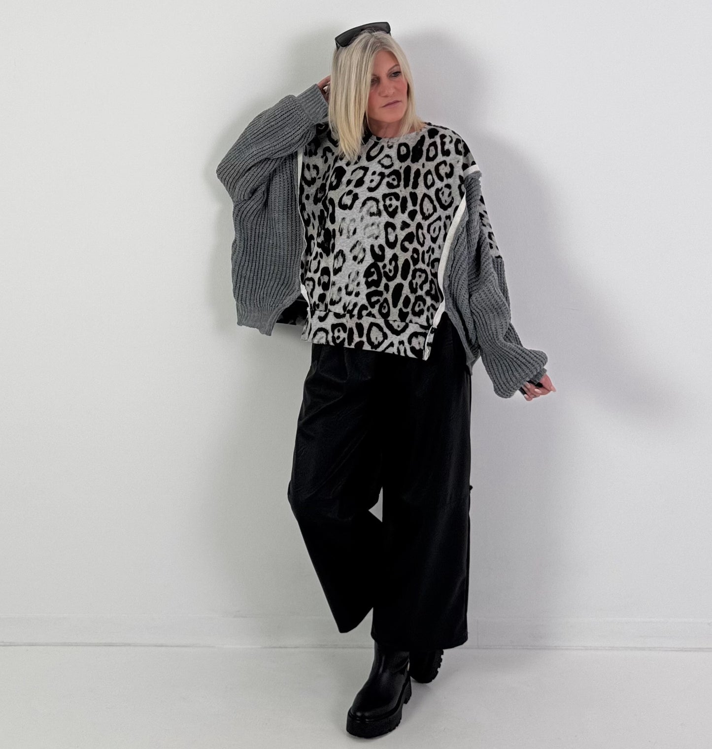 Leather-look culottes, model "Loose Mind" - black