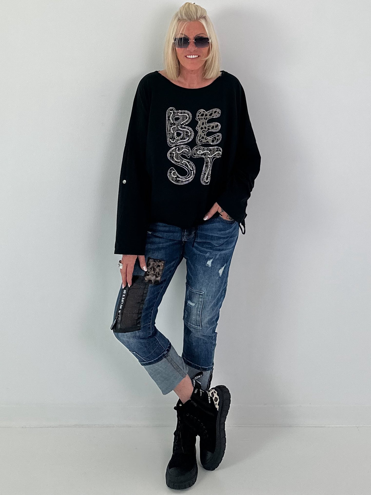Oversized Sweatshirt mit aufwendigen Details - schwarz