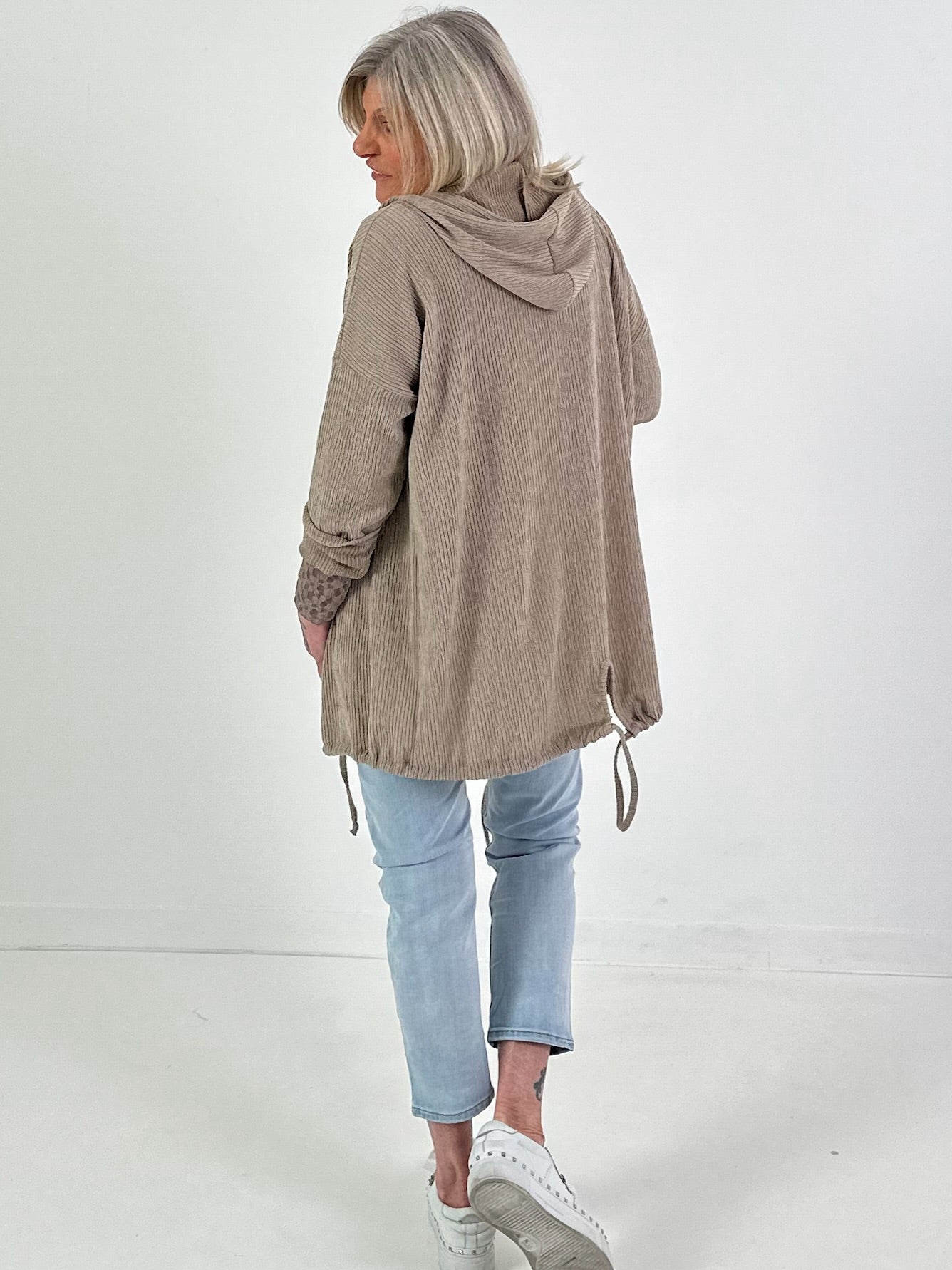 Leichtes, weiches Jäckchen - taupe