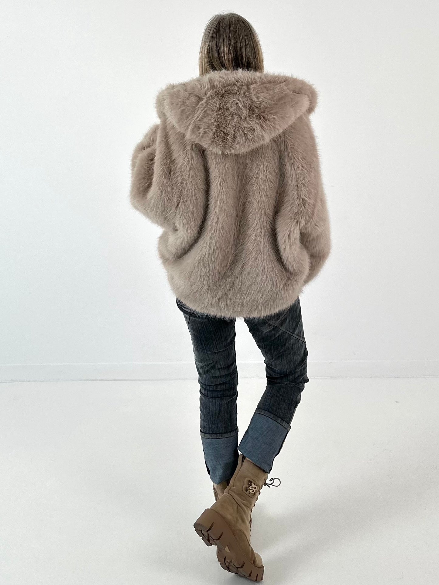 Fur jacket model "Cloud Nine" - beige