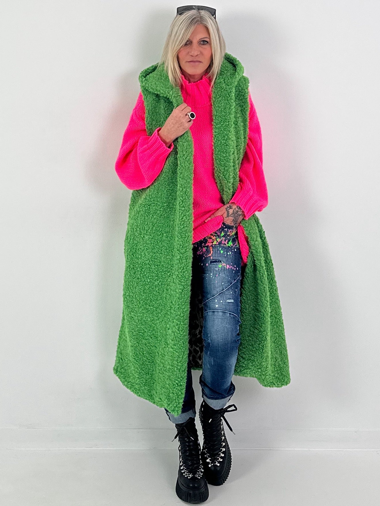 Long vest model "Leo Layers" - green