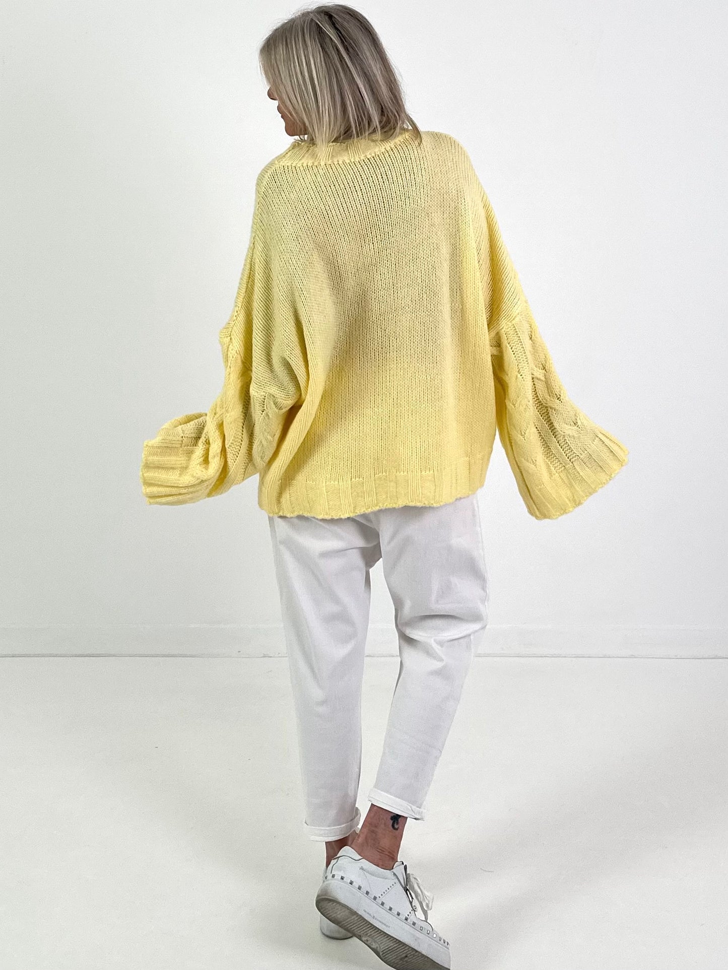 Pullover Modell "Soft Cable Knit" - gelb