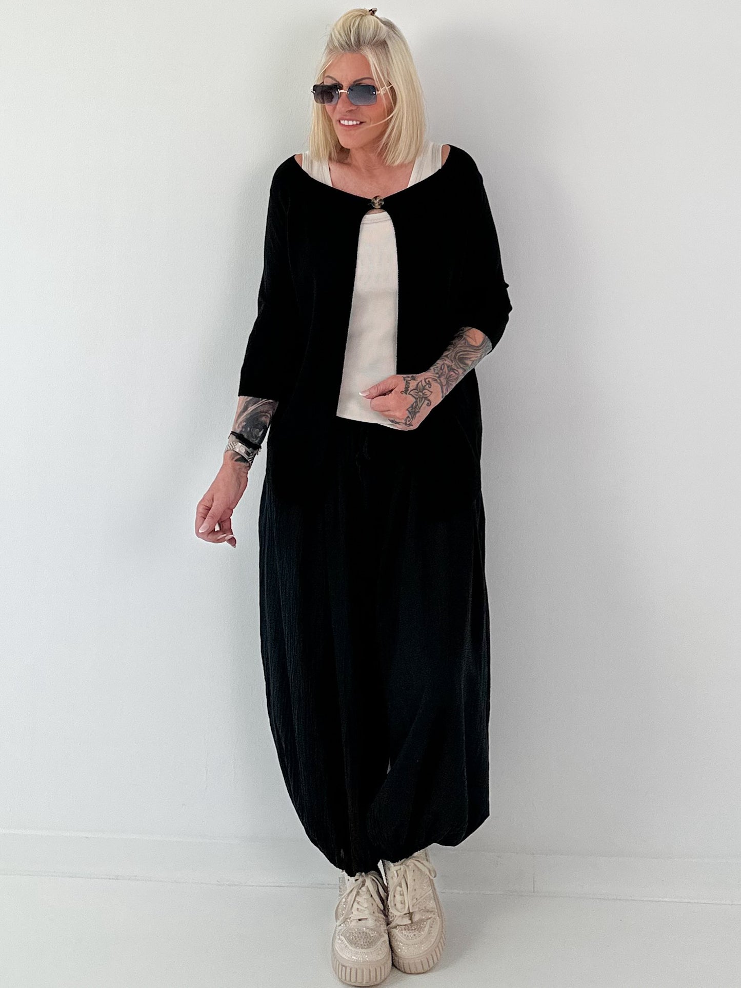 Leichte Feinstrickjacke mit Knopf- schwarz