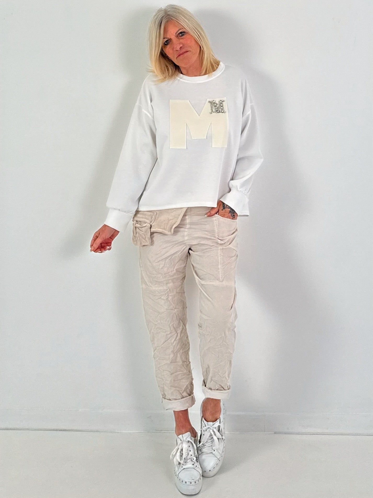 Sweatshirt model "Edition M" - white