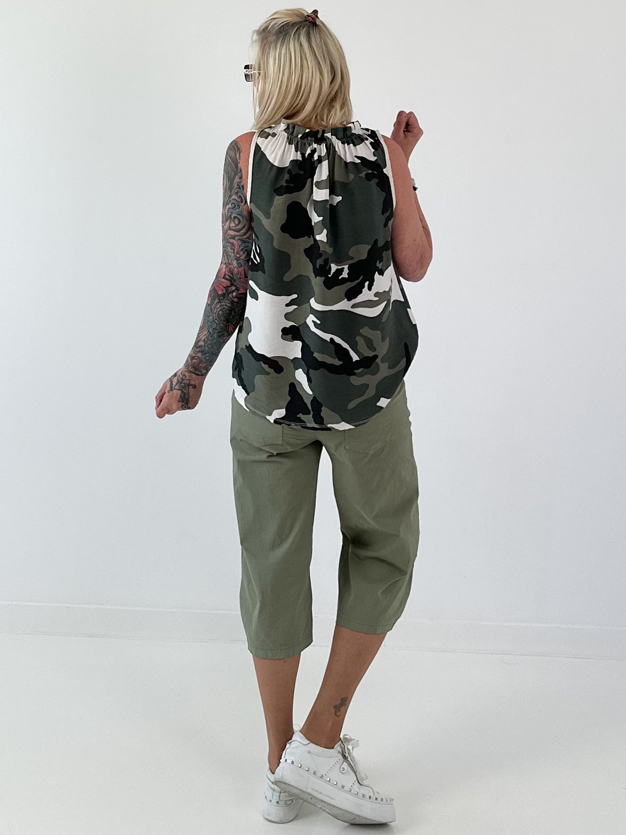 Striped top with ruffled collar - taupe-dark brown