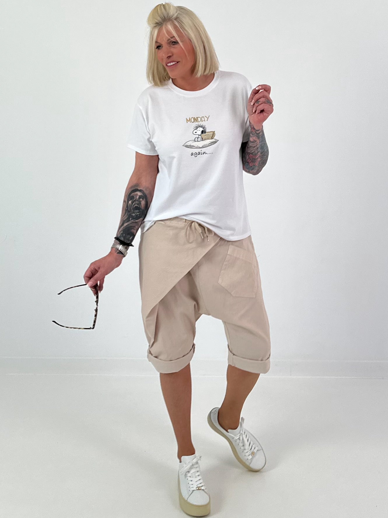T-Shirt Monday - white