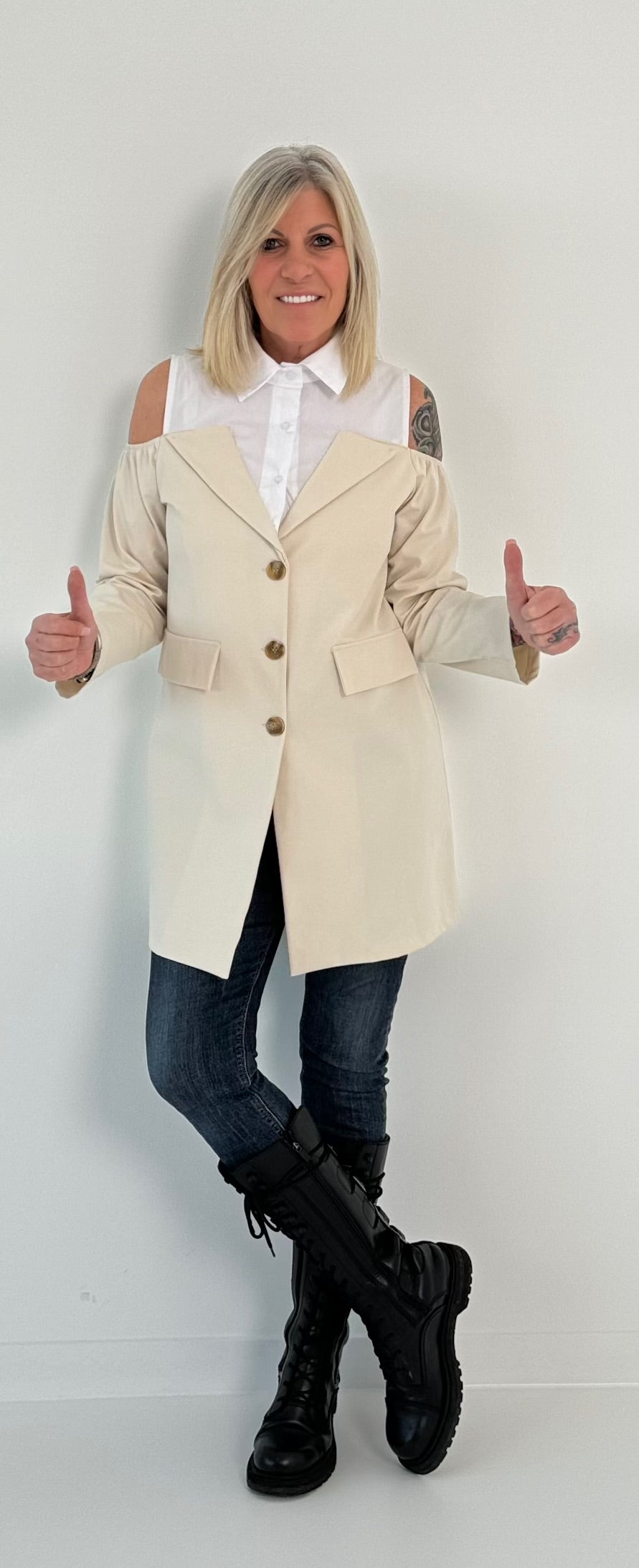 Gehrock/Long Blazer Modell "Vanity" - beige