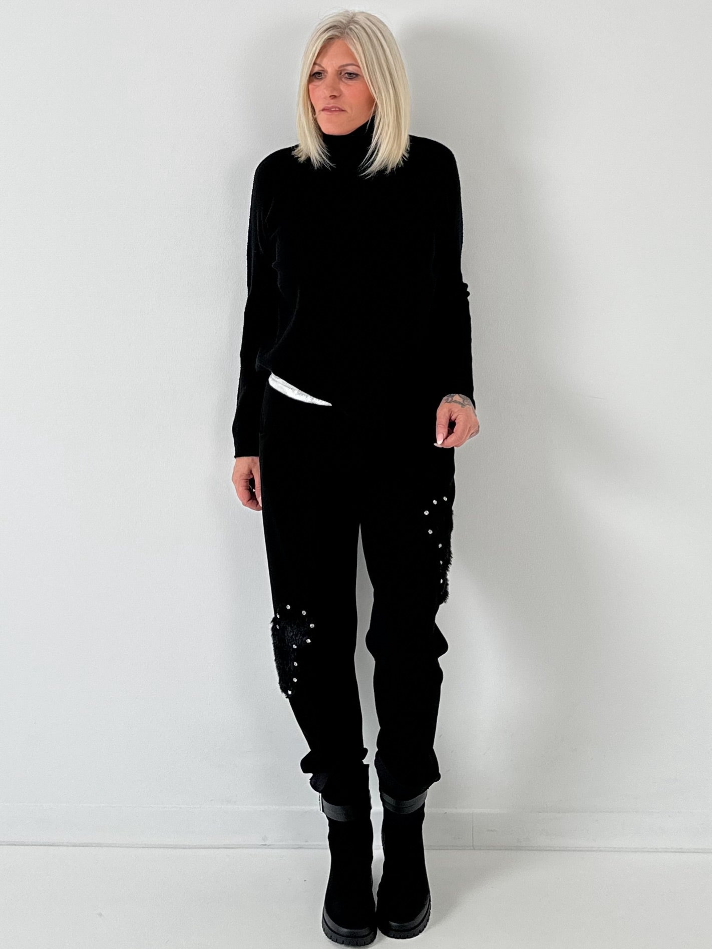 Turtleneck sweater model "Pure Comfort" - black