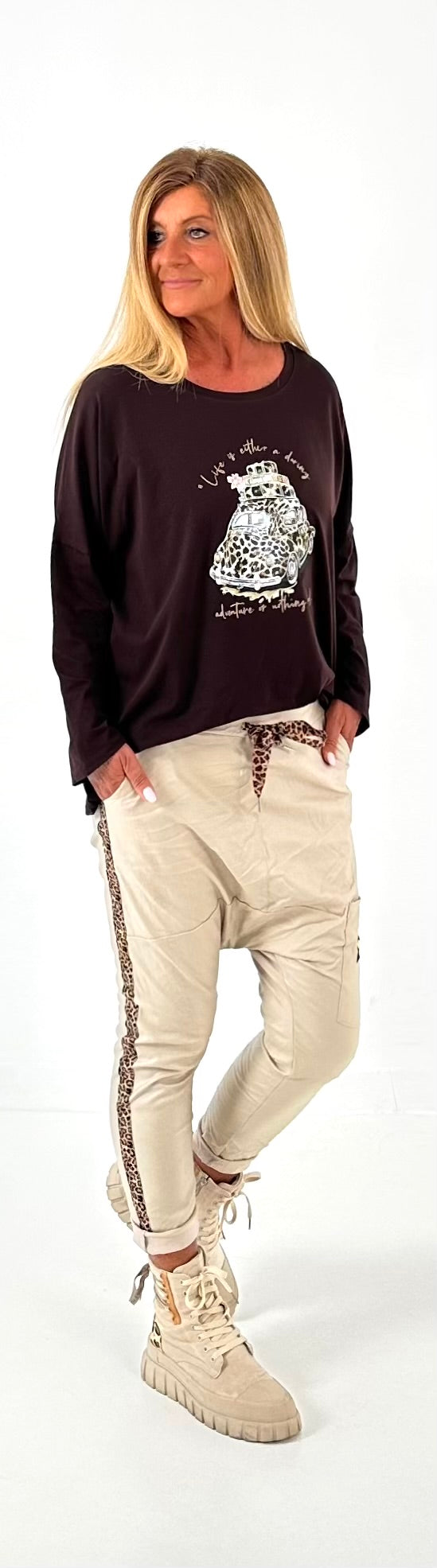 Wijde broek model "Wildveg" - beige