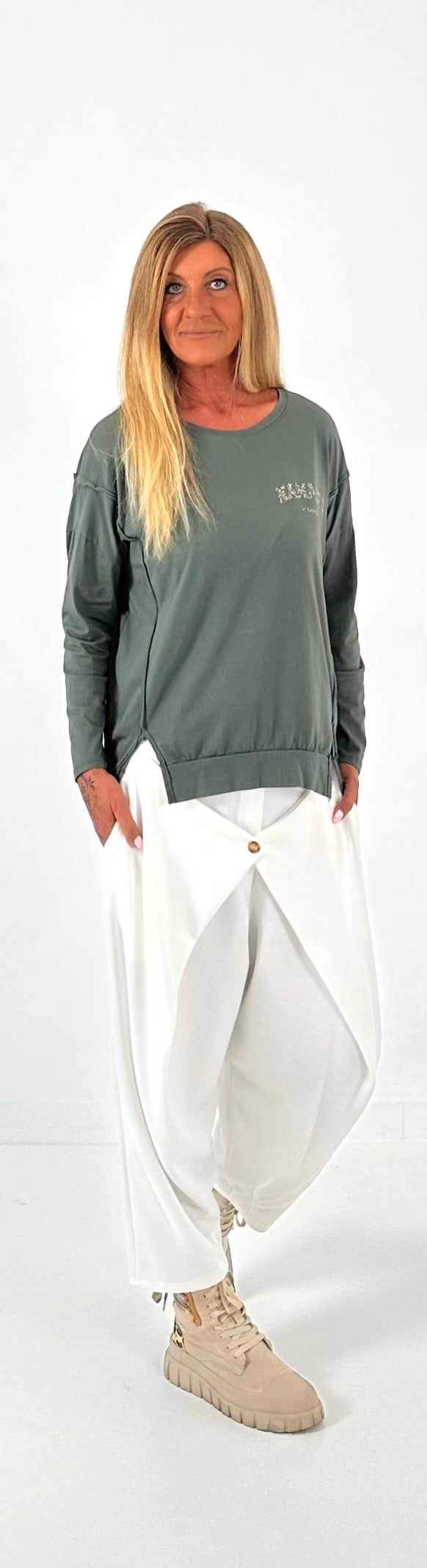 Pants model "Overlay Chic" - white