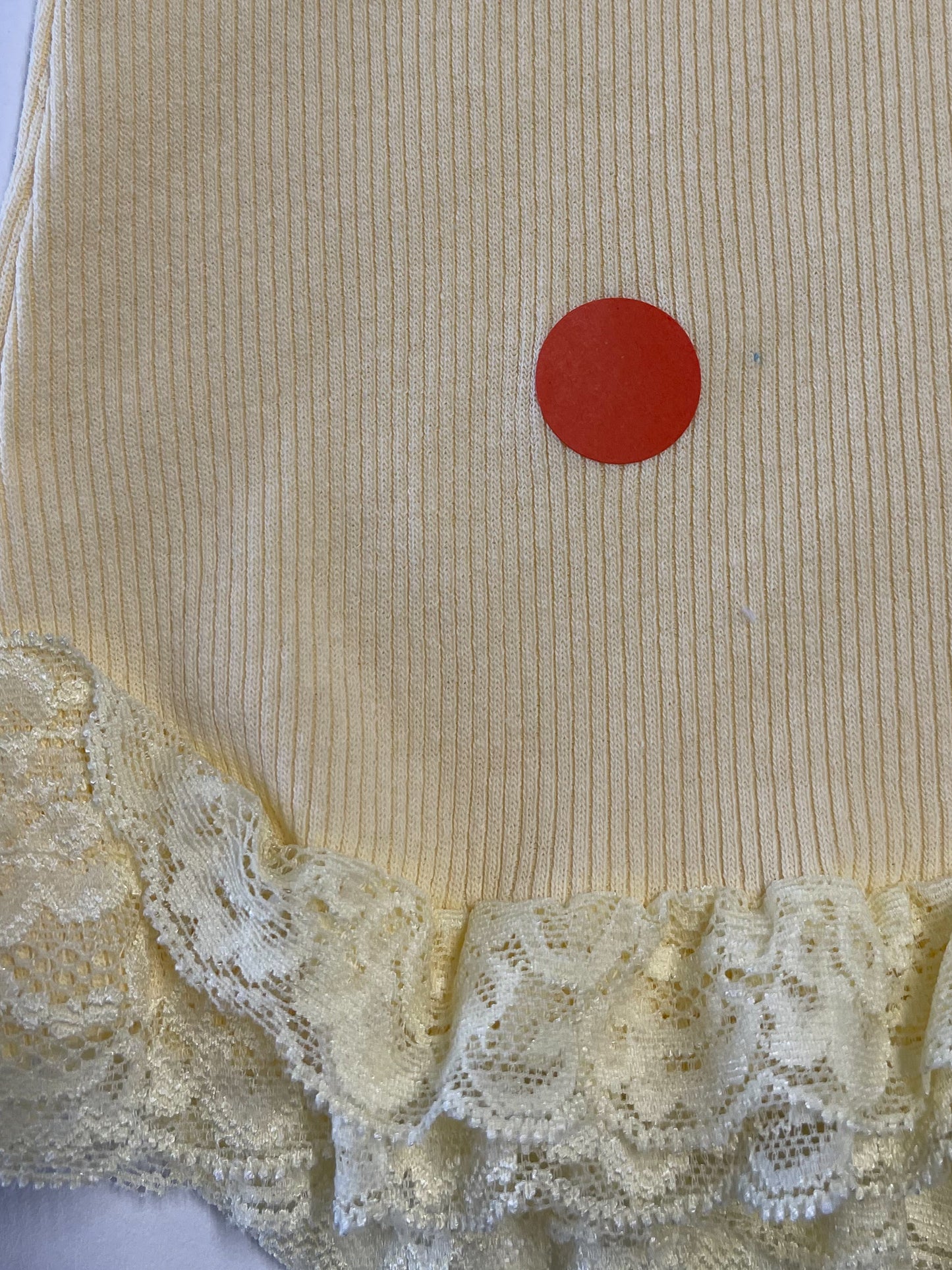 2. Wahl Shirt mit Spitzenrüsche - gelb