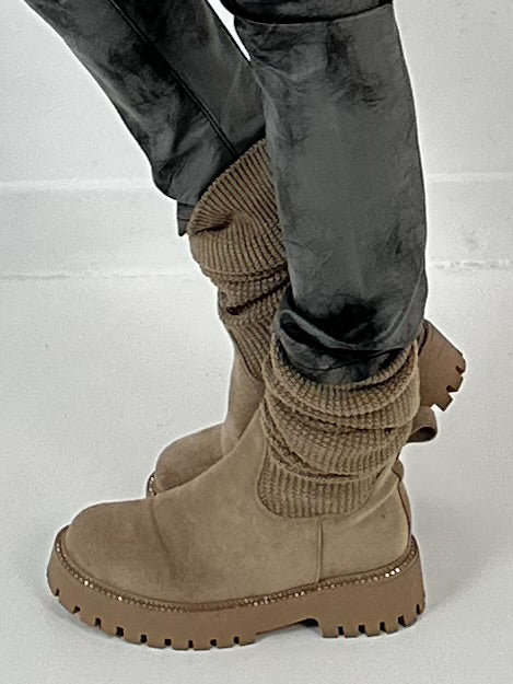 Chucky Sock Boot model "Snug" - beige