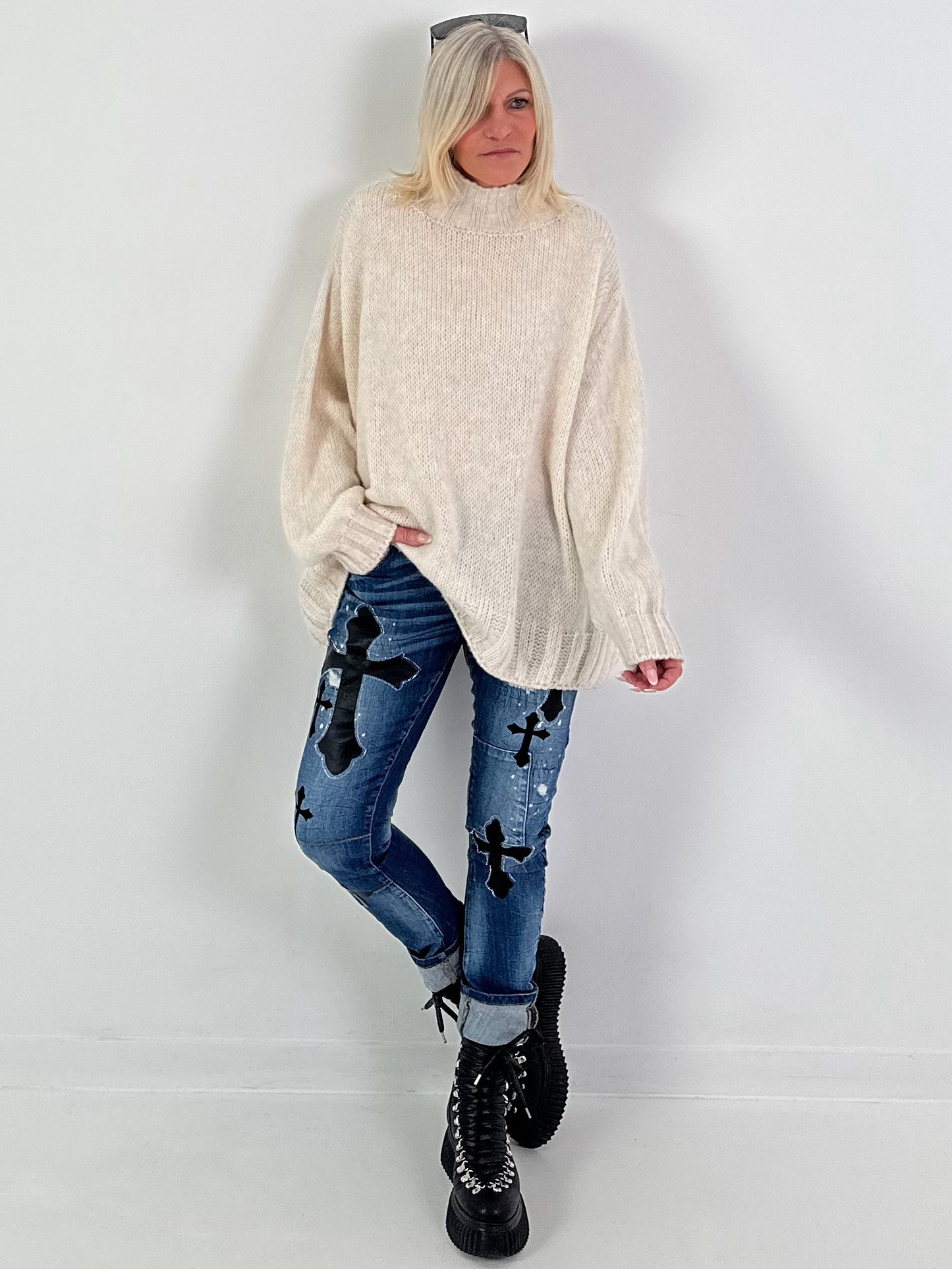 Oversized sweater model "Snuggle Arctic" - beige