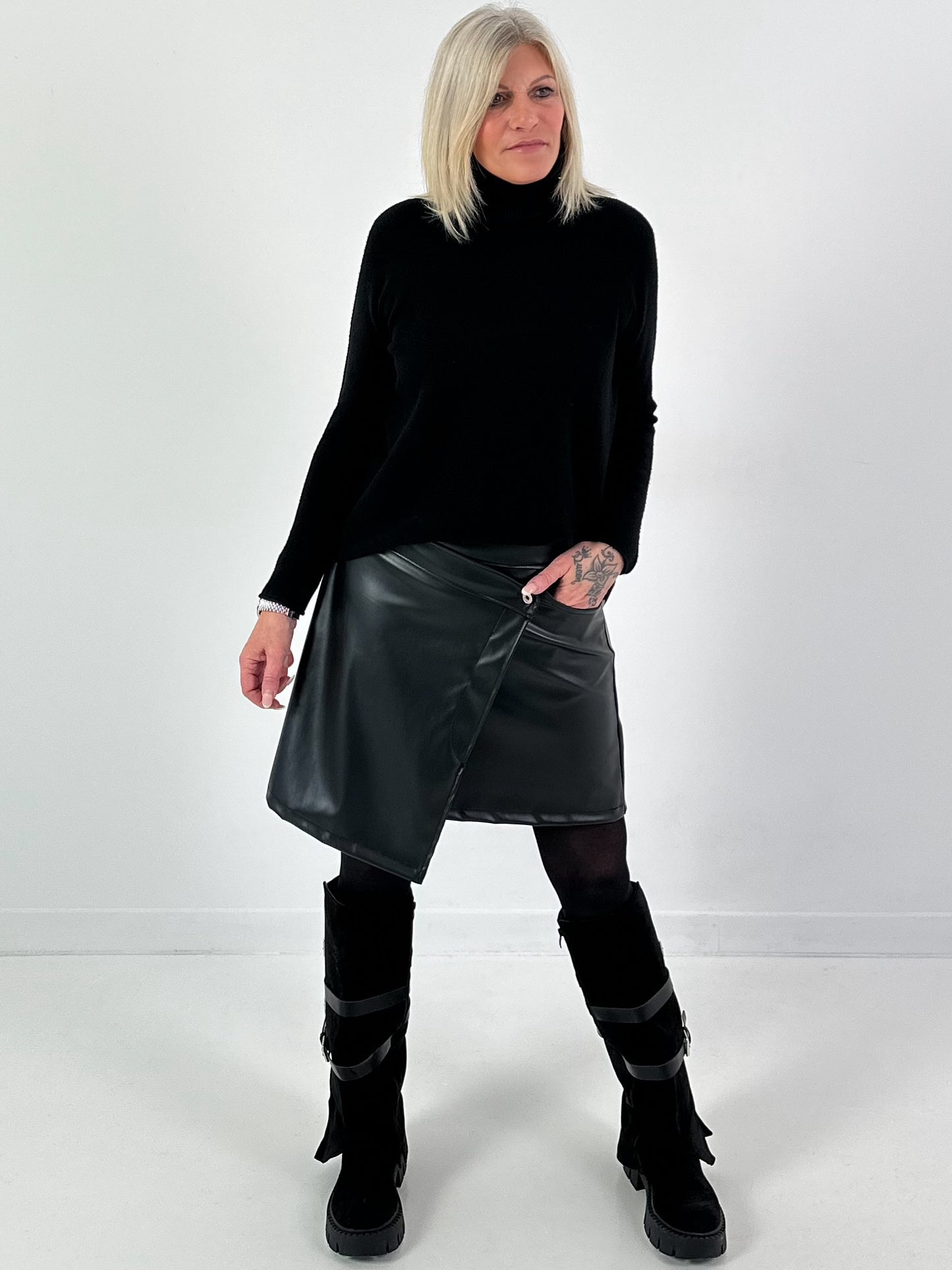 Leather-look skirt, model "Fearless Faux" - black
