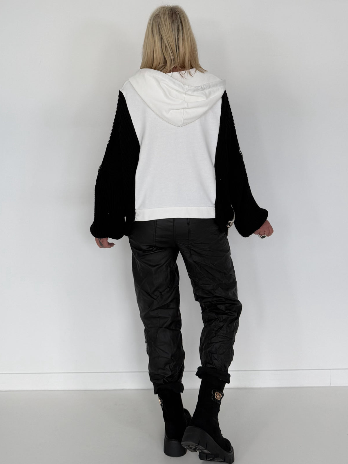 Oversized Grobstrick-Hoodie mit Sweat-Einsatz  - weiss-schwarz