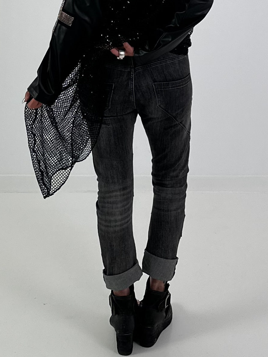 Destroyed Jeans with trendy details - used black