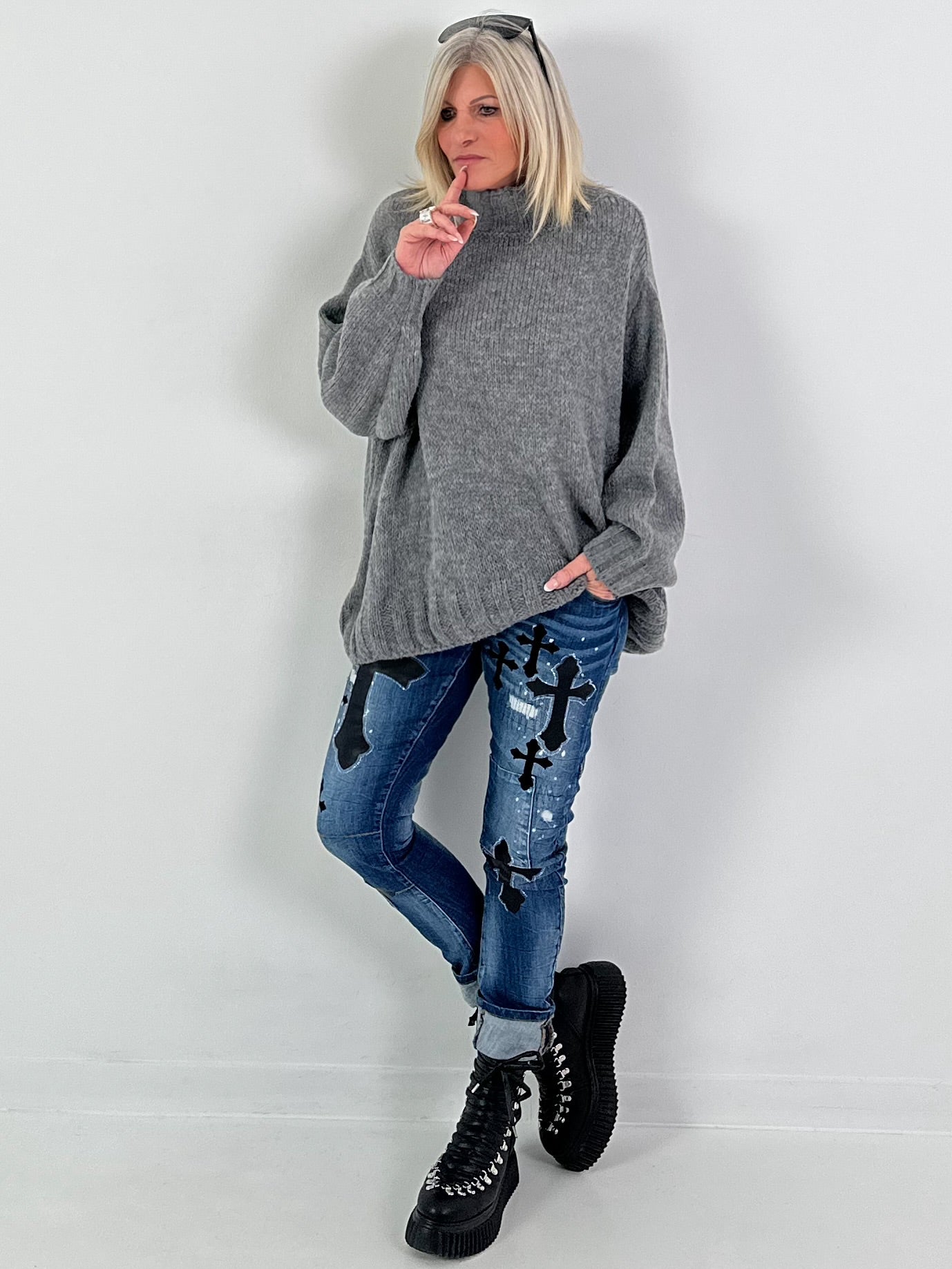 Oversized sweater model "Snuggle Arctic" - anthracite