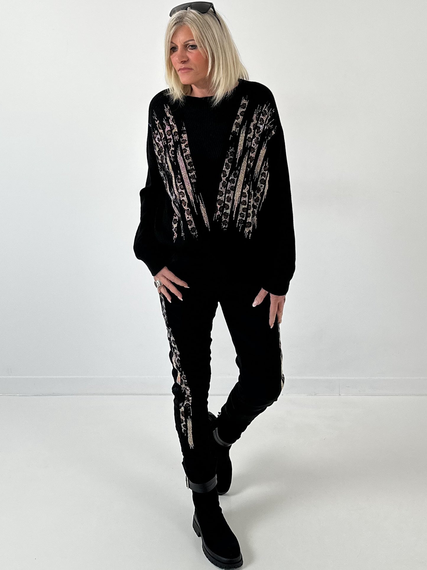 Sweater model "Wildstyle" - black