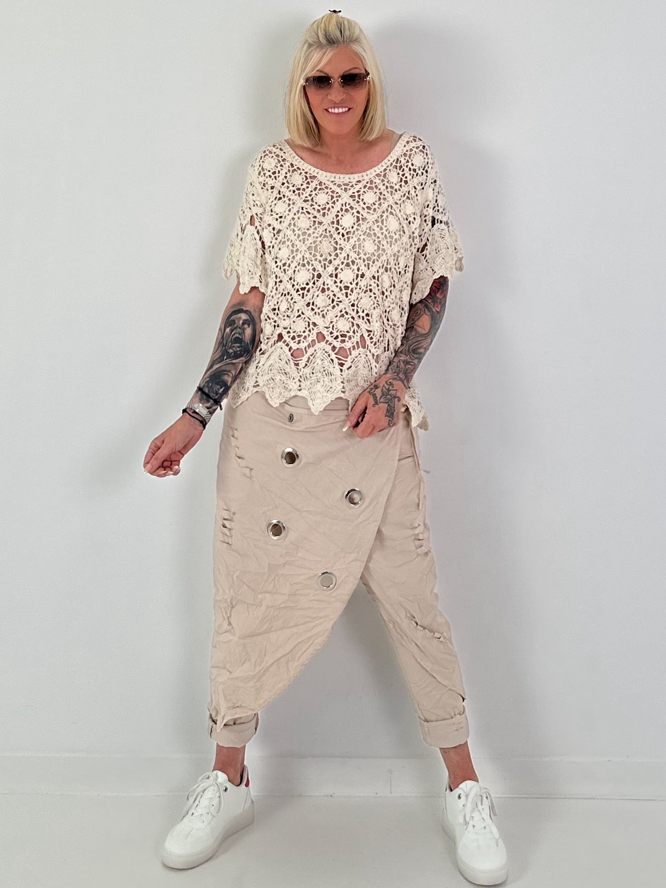 Crochet T-shirt with pattern - beige