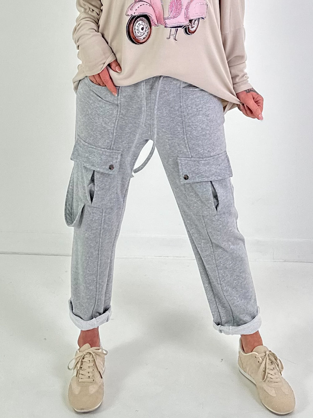 Trousers with cargo pockets - grey
