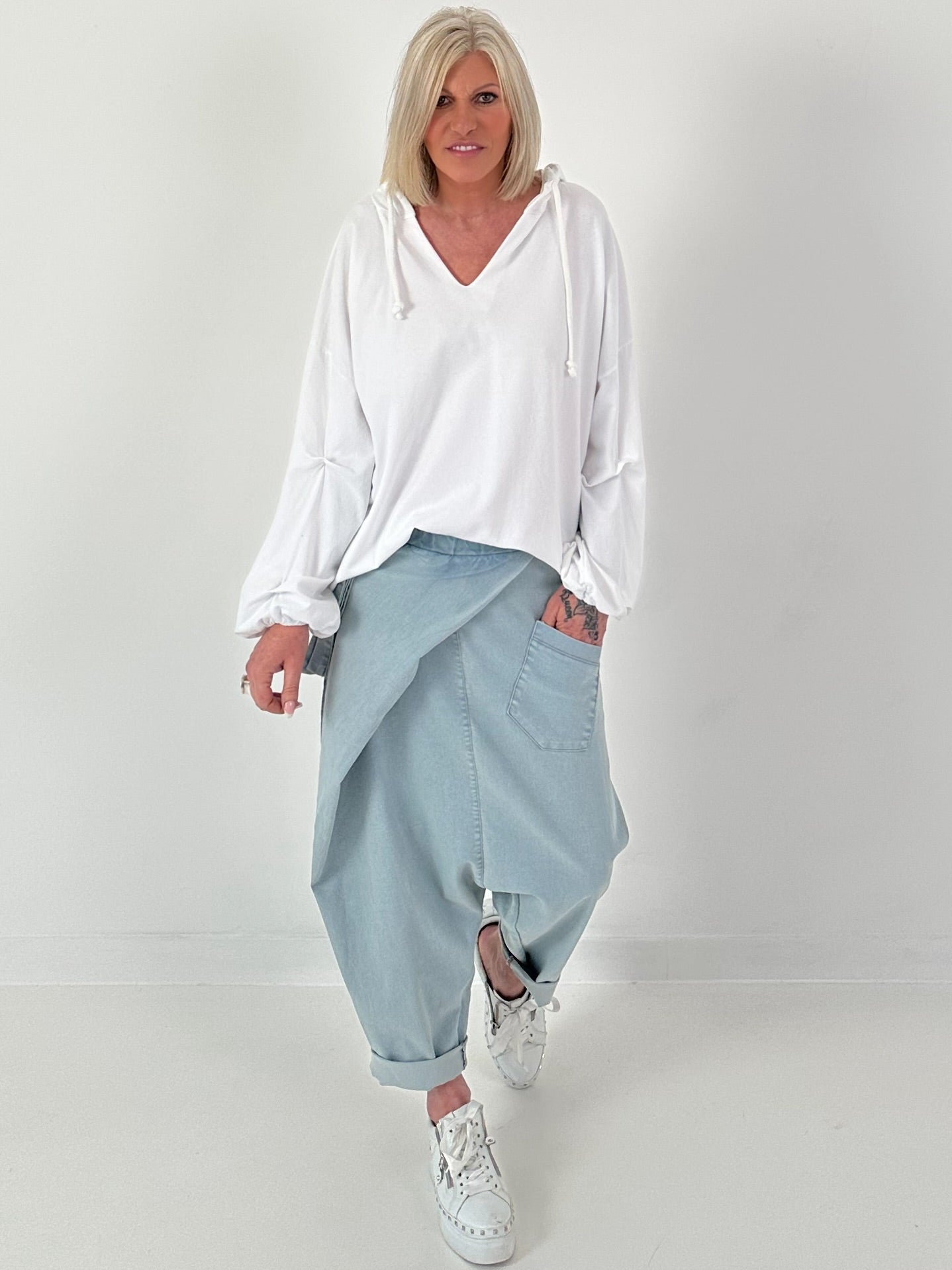 Hoodie mit V-Neck - weiss