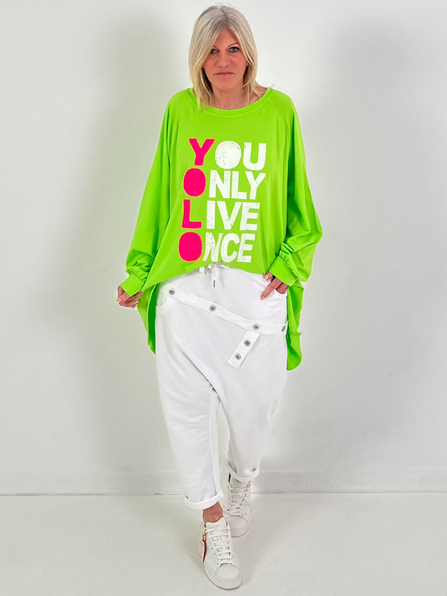 Oversized Shirt Modell "Life Power" - apfelgrün