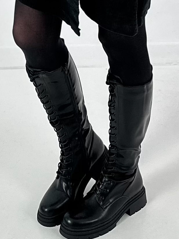 Boots model "Lacoria" - black