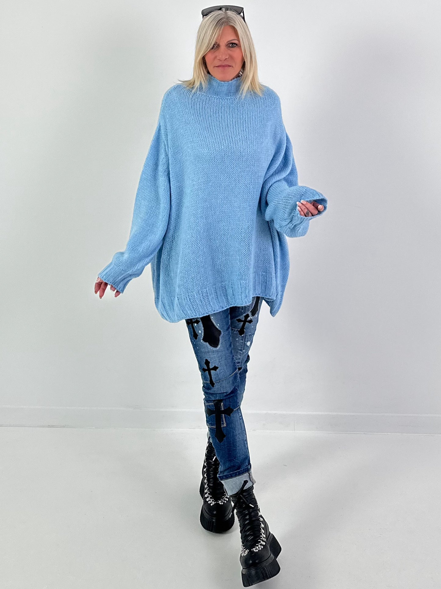 Oversized sweater model "Snuggle Arctic" - ice blue