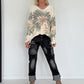 Pullover mit V-Ausschnitt und Botanical-Print - creme-oliv