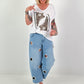 T-Shirt mit Leo Schuhprint - weiss