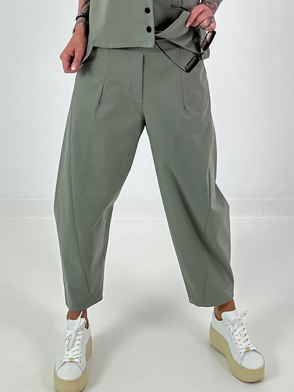 Balloon Trousers - khaki (available from 05/11/26)