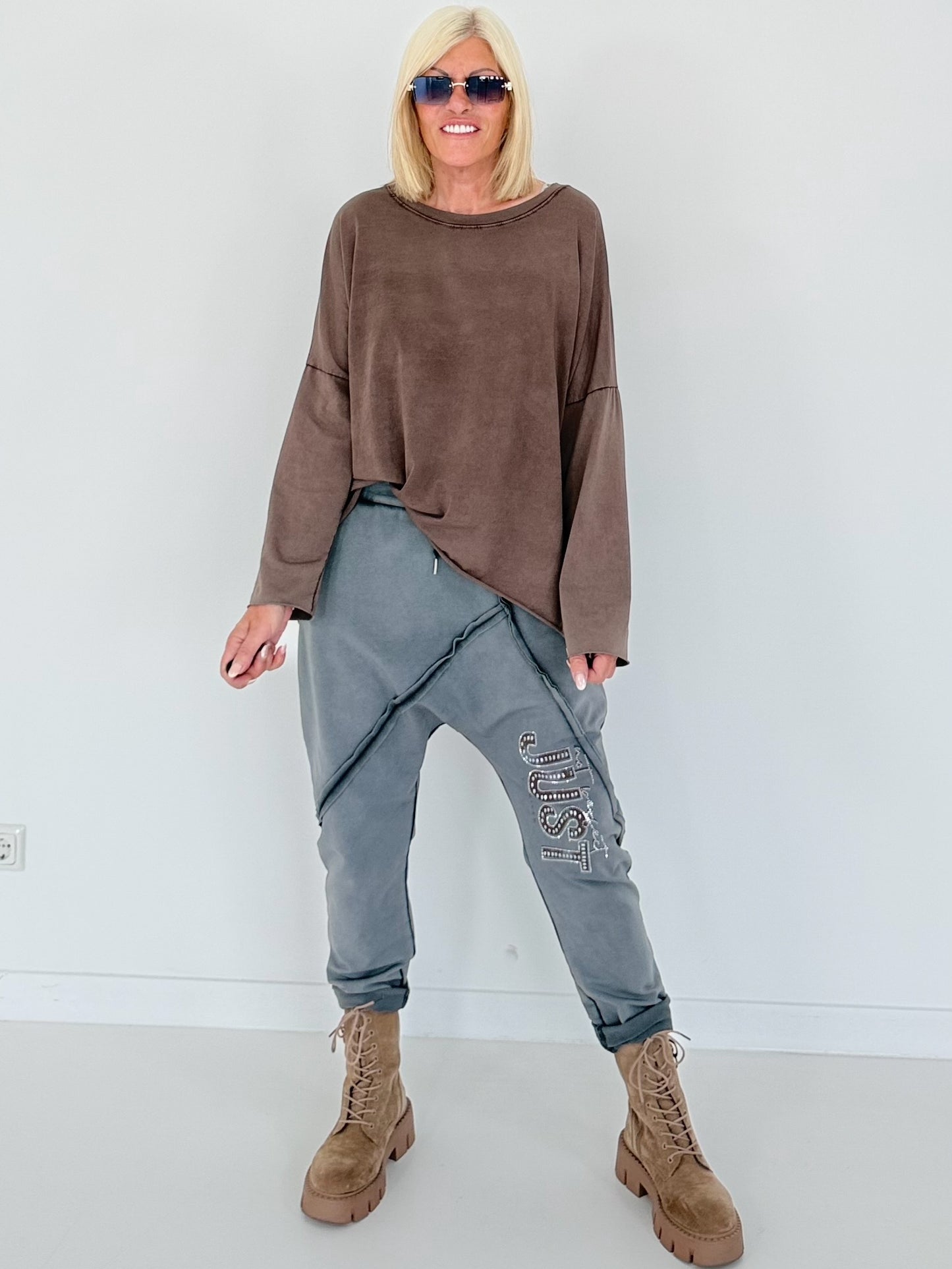 Sweat Baggy mit Strassapplikation - grau