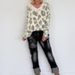 Pullover mit V-Ausschnitt und Leo-Print - leo-oliv