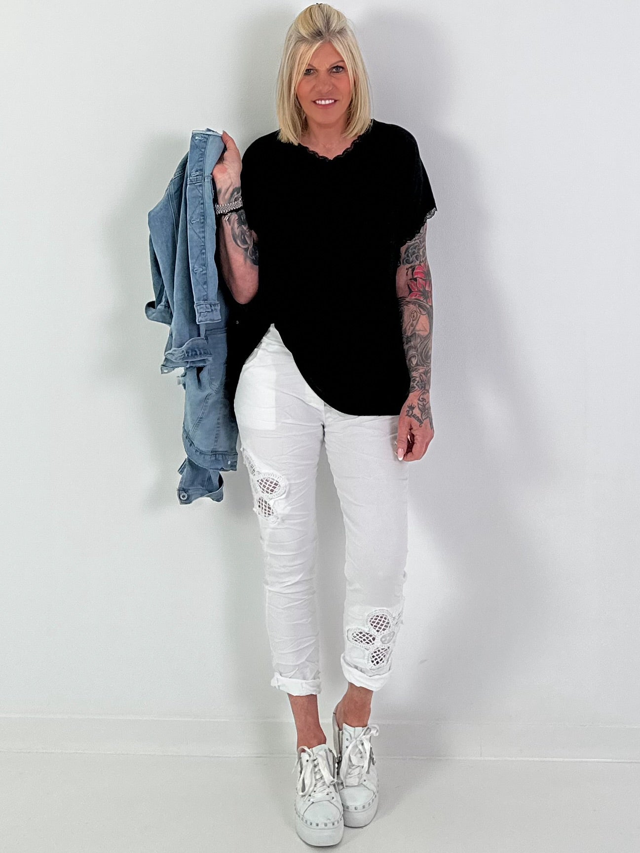 Broek met gehaakte bloemen - wit